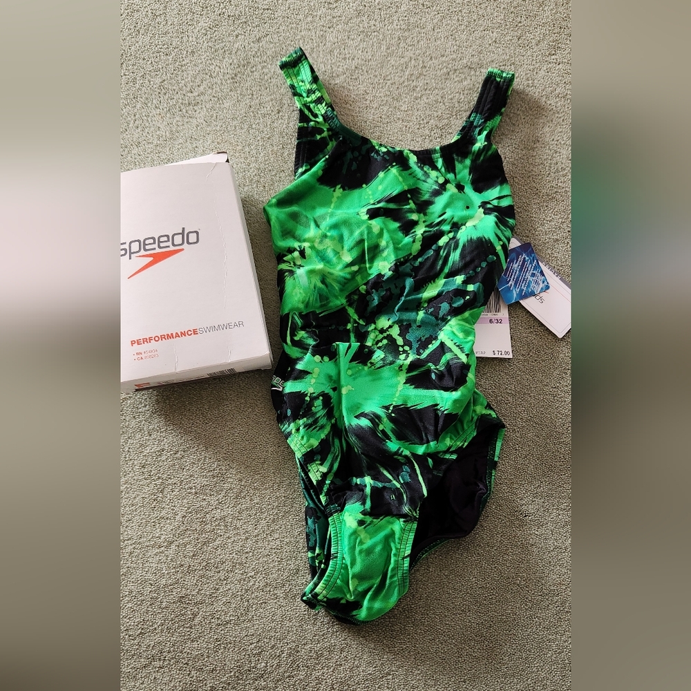 Speedo woman's swim suit NWT